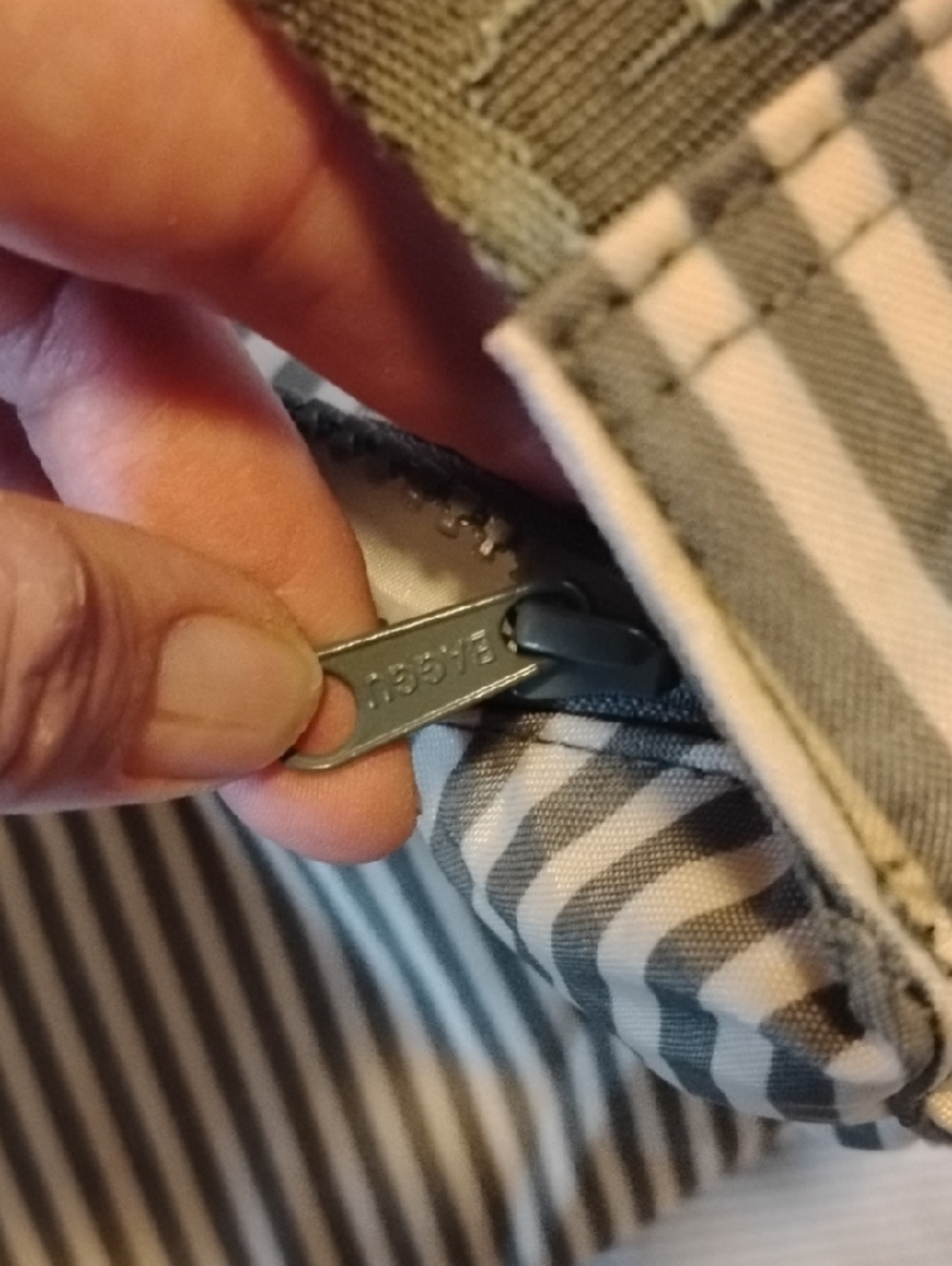Large Baggu Crescent Bag In Sage Stripe - Picture 5 of 6